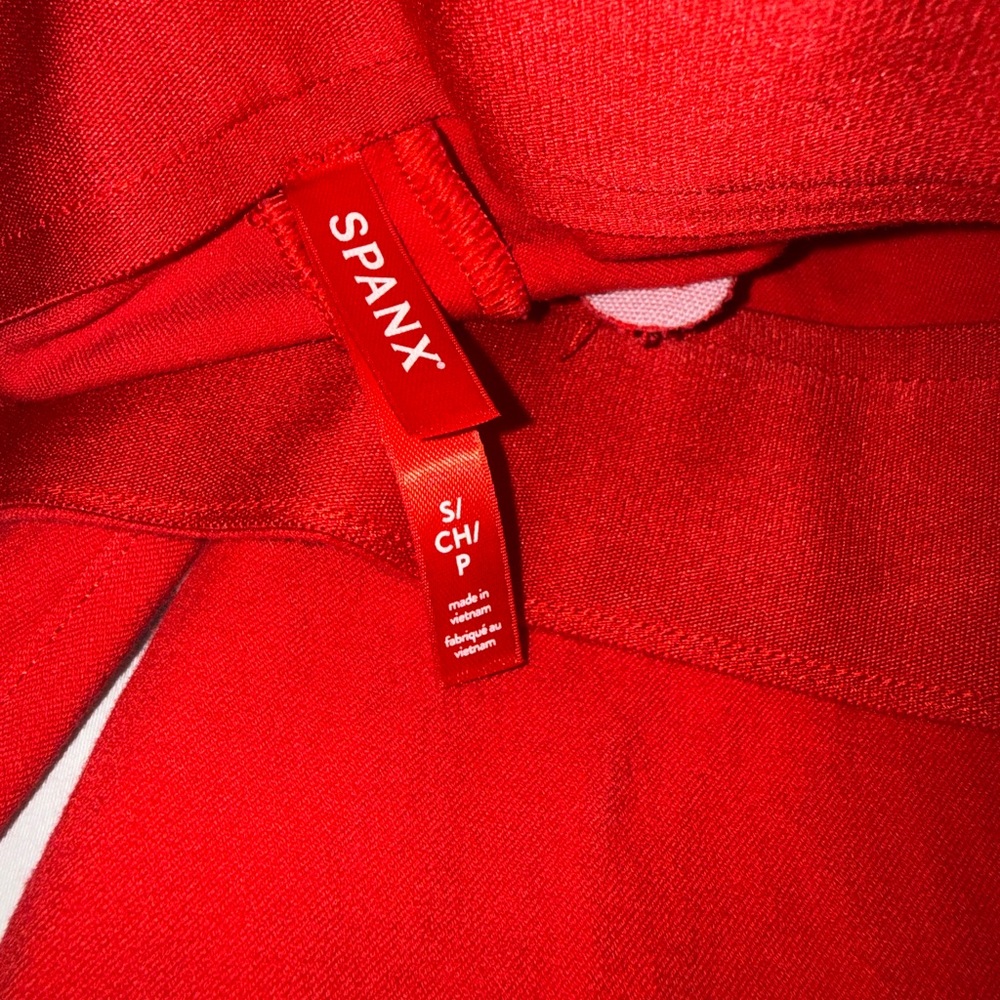 SPANX Red Flare Pants Size Small Petite High Rise Pull On Shaping Pants - Picture 3 of 3